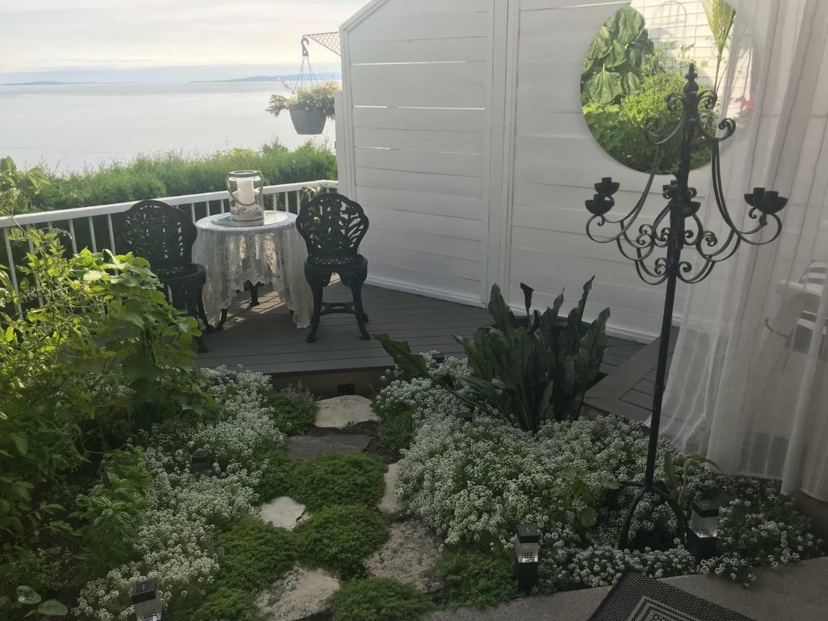 Donna'S Bed & Breakfast White Rock Eksteriør bilde
